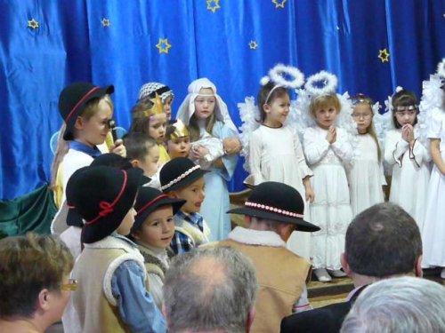 DZIEŃ BABCI I DZIADKA W PRZEDSZKOLU U SIÓSTR ZAKONNYCH W STRZYŻOWIE 