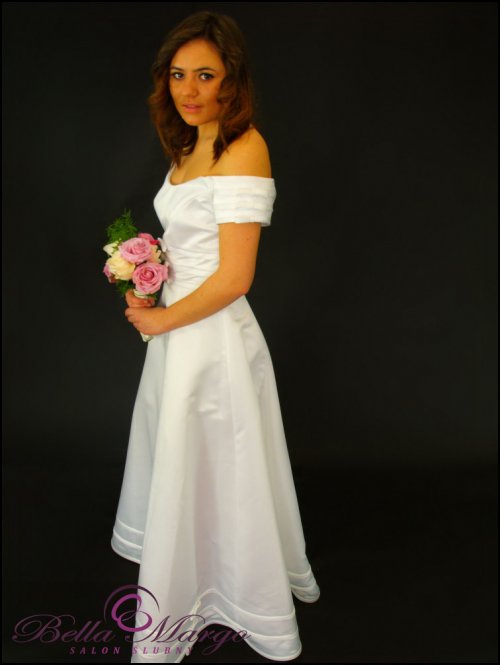 Elegancka suknia ślubna, Bella Margo Salon Ślubny.
