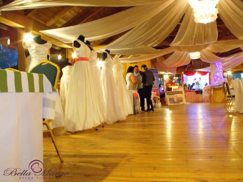 Prezentacja ślubnych sukni podczas II Edycji Targów Ślubnych.