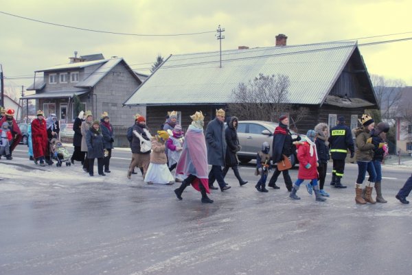 Zdjęcia z Orszaku Trzech Króli w Wiśniowej