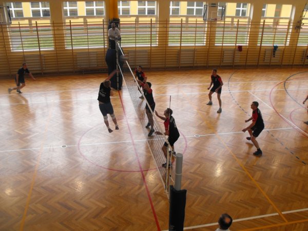 Zdjęcia z XIV Turnieju Piłki Siatkowej o Puchar Starosty Strzyżowskiego