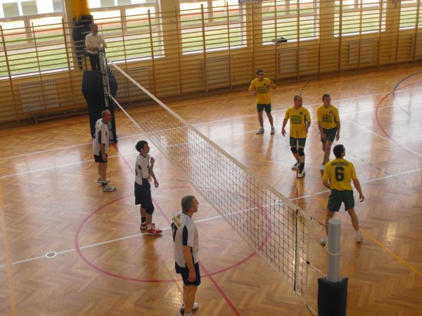 Zdjęcia z XIV Turnieju Piłki Siatkowej o Puchar Starosty Strzyżowskiego