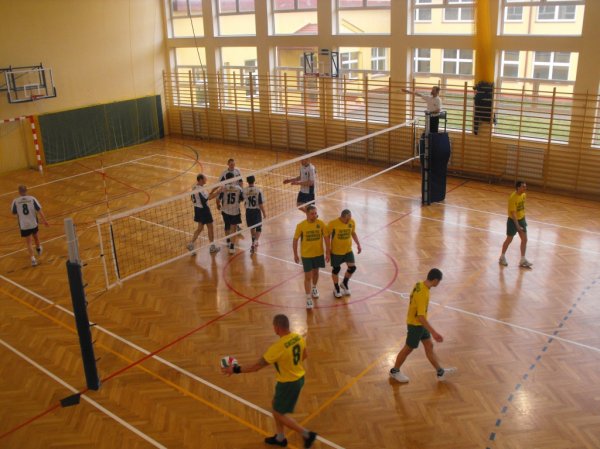 Zdjęcia z XIV Turnieju Piłki Siatkowej o Puchar Starosty Strzyżowskiego