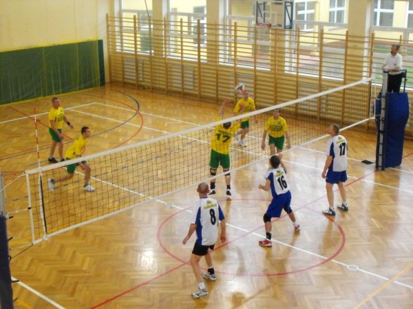Zdjęcia z XIV Turnieju Piłki Siatkowej o Puchar Starosty Strzyżowskiego