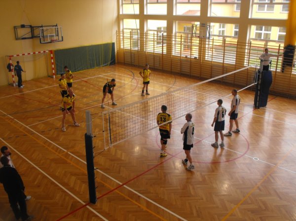 Zdjęcia z XIV Turnieju Piłki Siatkowej o Puchar Starosty Strzyżowskiego