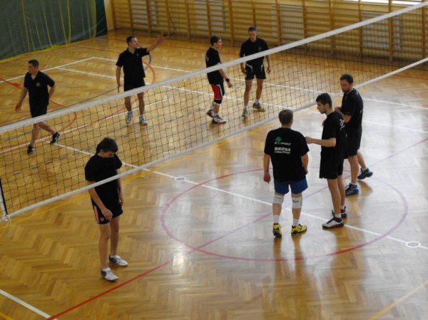 Zdjęcia z XIV Turnieju Piłki Siatkowej o Puchar Starosty Strzyżowskiego