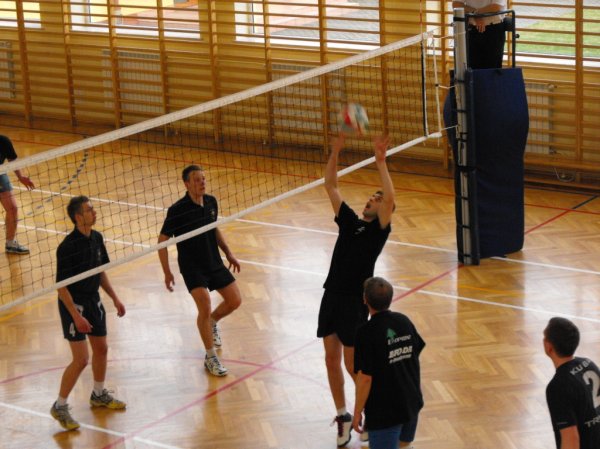 Zdjęcia z XIV Turnieju Piłki Siatkowej o Puchar Starosty Strzyżowskiego