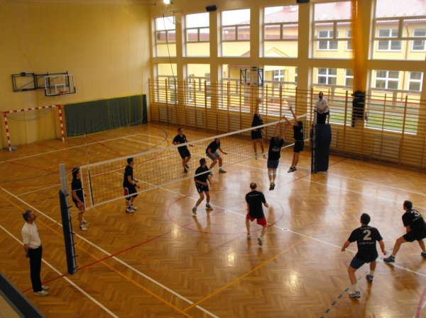 Zdjęcia z XIV Turnieju Piłki Siatkowej o Puchar Starosty Strzyżowskiego