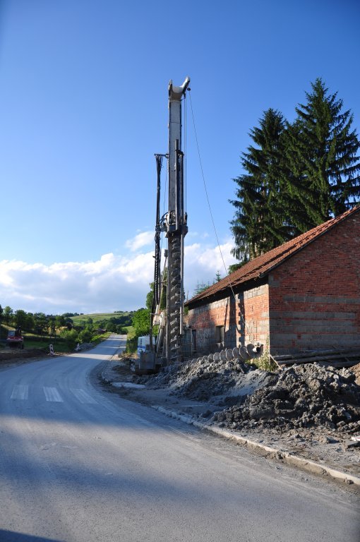 Zabezpieczanie osuwiska w Niewodnej