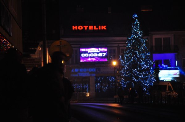 Zdjęcia z Sylwestra na rynku w Strzyżowie