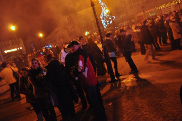 Zdjęcia z Sylwestra na rynku w Strzyżowie