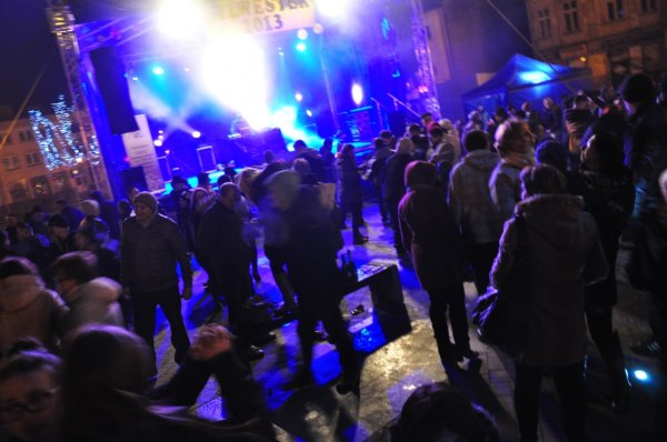 Zdjęcia z Sylwestra na rynku w Strzyżowie