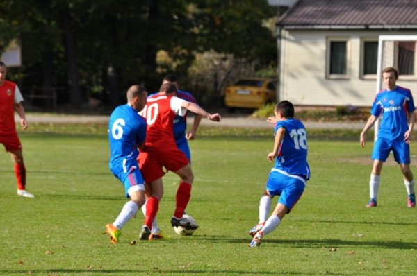 2013-10-06 Wisłok Strzyżów - LKS Pisarowce 1:2 (0:1) 