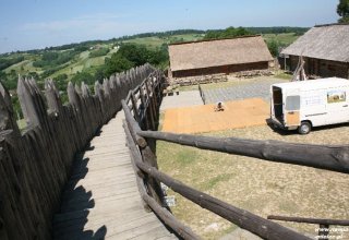 montaż podłogi w Stobiernej 