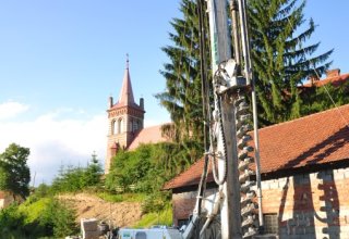 Zabezpieczanie osuwiska w Niewodnej