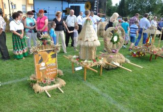 Rynek w Strzyżowie nocą zdjęcia
