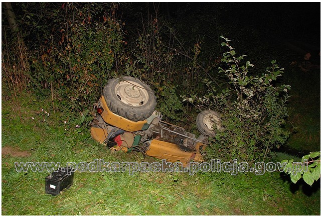 przygnieciony traktorem przygnieciony traktorem