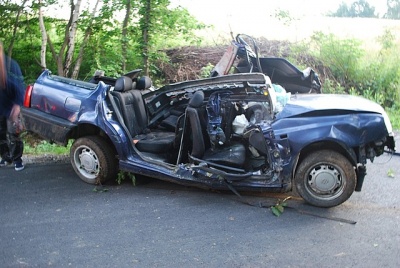 samochów z wypadku poszkodowany samochód